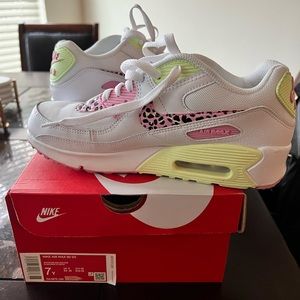 Nike Air Max 90 Grade School